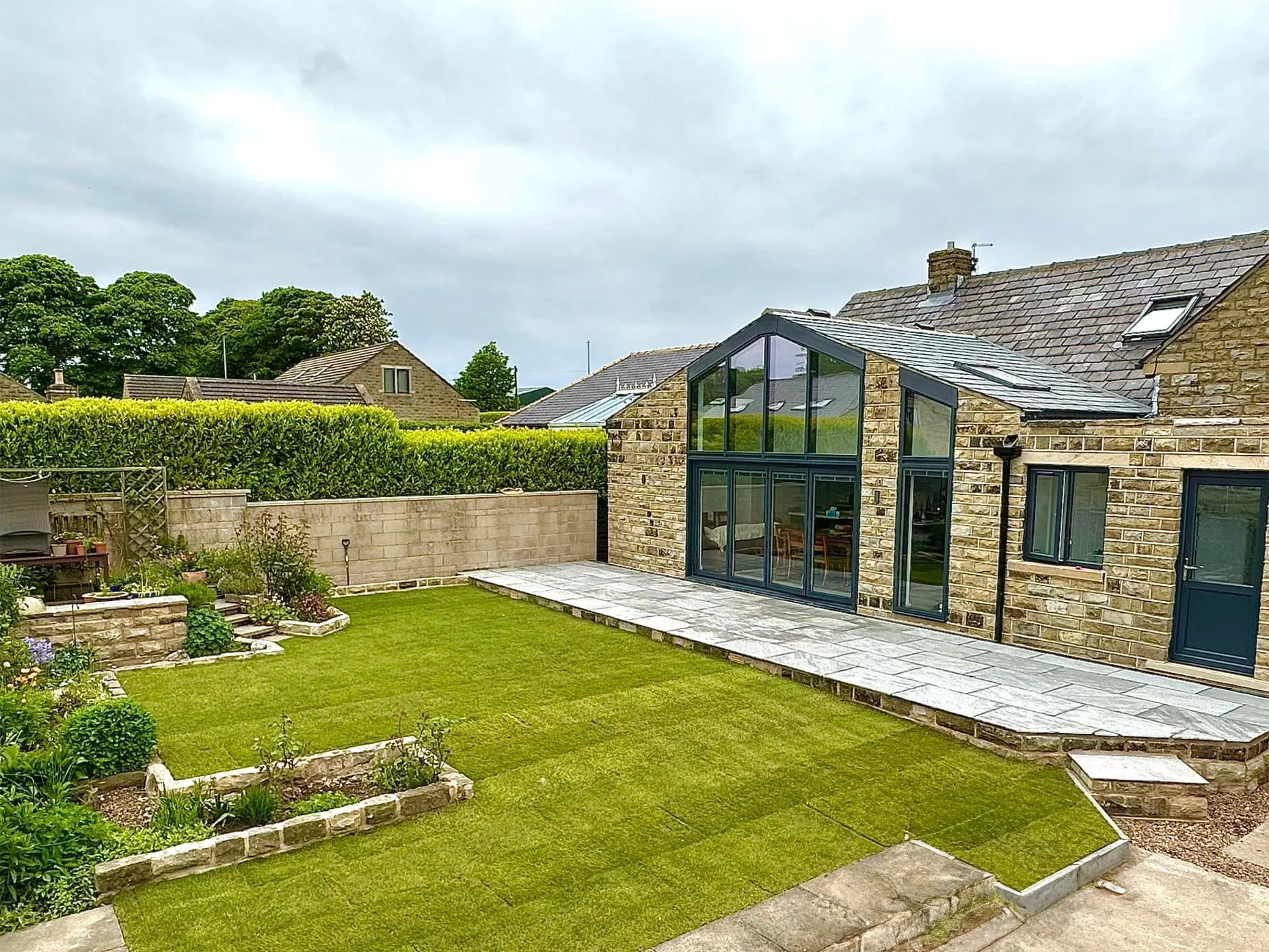 building services for gardens and patios